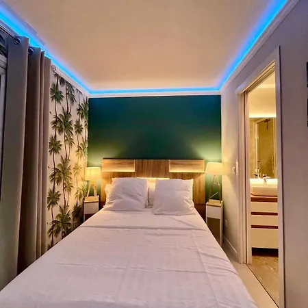 Azuria Appartement *